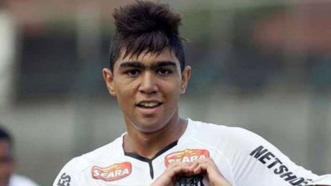 Striker Santos, Gabriel Barbosa