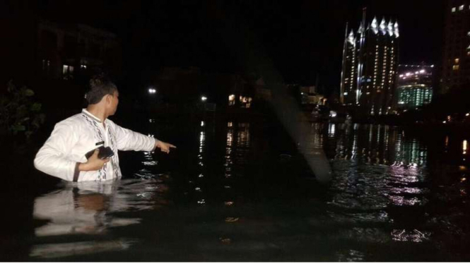 Dampak banjir di kawasan Pantai Mutiara Penjaringan Jakarta Utara, Jumat malam (3/6/2016)