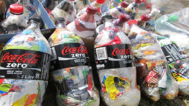 Daur ulang sampah plastik