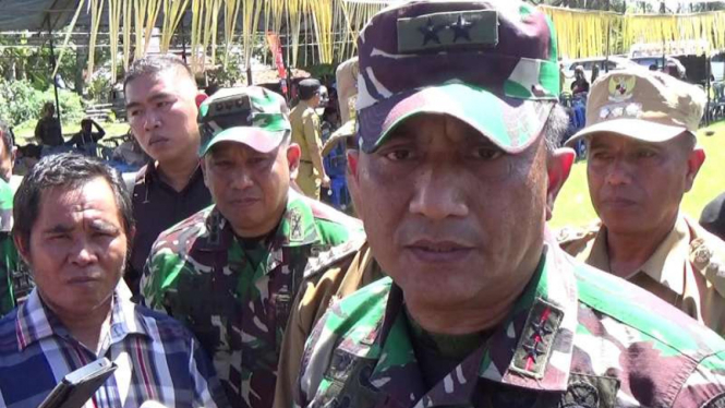 Pangdam VII Wirabuana, Mayor Jendral TNI Agus Surya Bakti .