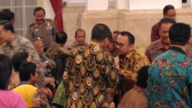 Sudirman Said mendapat ucapan selamat di Istana Negara, Senin, 6 Juni 2016.