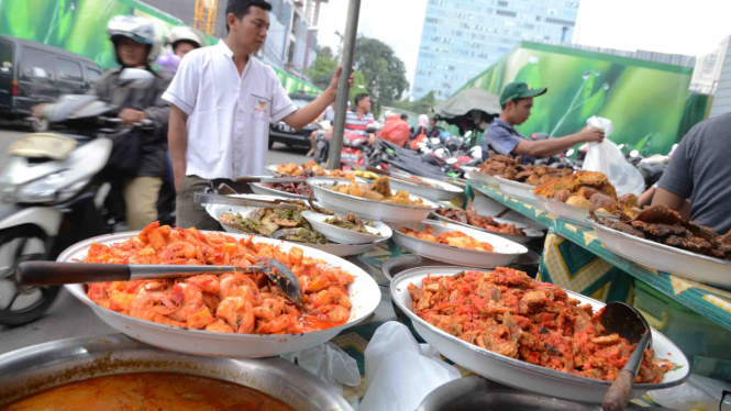 Benhil Pusat Kuliner Buka Puasa