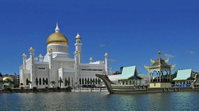 Masjid Sultan Omar Ali Saifuddin di Brunei