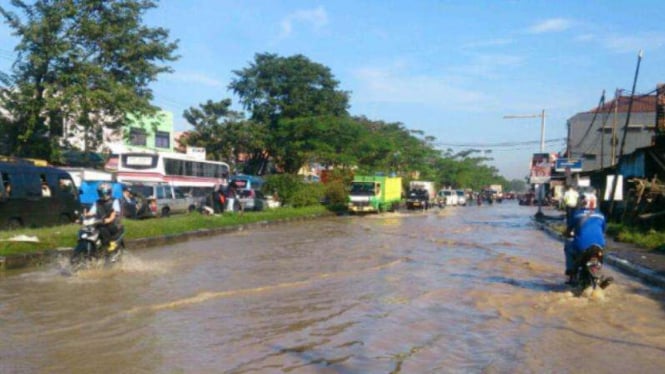 Banjir di Rancaekek, Bandung, Rabu, 8 Juni 2016.