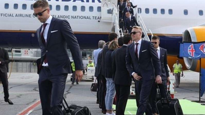 Timnas Islandia tiba di Bandara Chambery Savoie