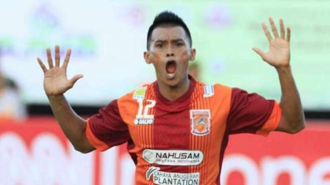 Penyerang Pusamania Borneo FC, Lerby Eliandry