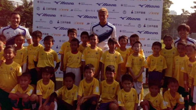 Keisuke Honda saat hadiri Soltilo Soccer School