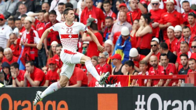 Pemain Swiss rayakan gol ke gawang Albania