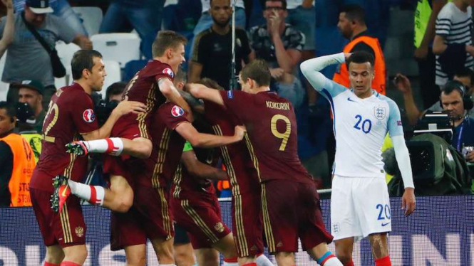 Selebrasi Timnas Rusia usai bobol gawang Inggris