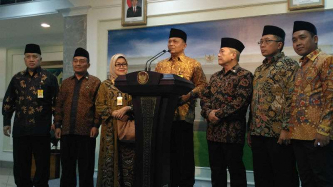 Anggota Komisi Pengawas Haji Indonesia di Istana Negara
