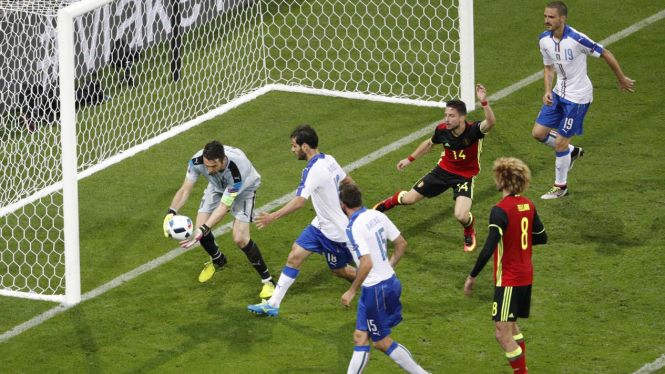 Italia kalahkan Belgia 2-0 di Euro 2016