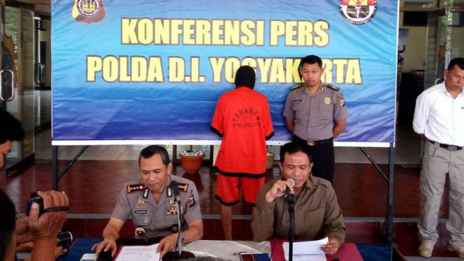Aparat Polda DI Yogyakarta merilis penangkapan penculik mahasiswi sebuah perguruan tinggi di Kabupaten Sleman pada Selasa, 14 Juni 2016.