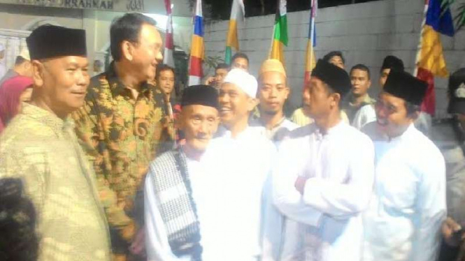 Ahok (kedua dari kiri) di sela-sela kegiatan safari Ramadan 