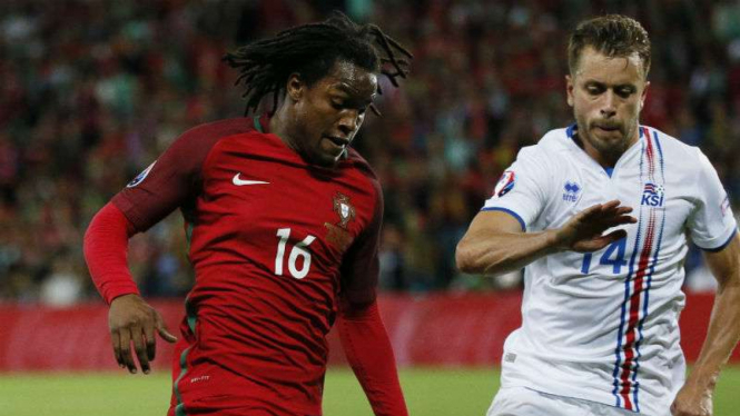 Pemain timnas Portugal, Renato Sanches (kiri).