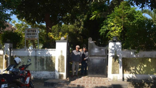 Pintu masuk situs Umpak Songo.