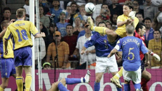 Gol tendangan taekwondo ala striker Swedia, Zlatan Ibrahimovic.