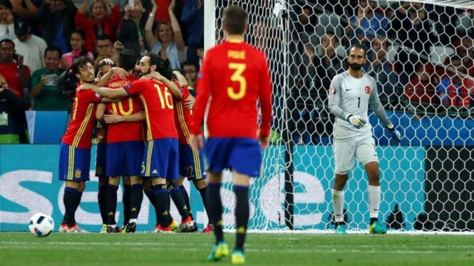 Selebrasi gol para pemain Spanyol