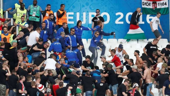 Kericuhan antar suporter jelang laga Islandia kontra Hungaria