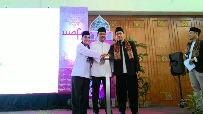 Wakil Gubernur Jawa Timur Gu Ipul dalam Peluncuran Indonesia Cinta Alquran oleh Yaqin di Masjid Ak Akbar Surabaya, Jawa Timur, Minggu (19/6/2016)