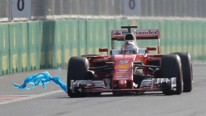 Sampah plastik tersangkut di mobil pembalap Ferrari, Sebastian Vettel