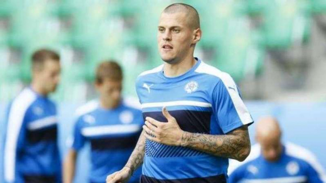 Bek Slovakia, Martin Skrtel.