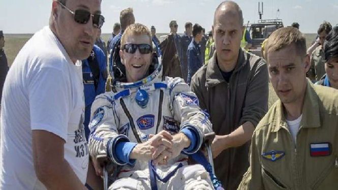 Astronot Inggris, Tim Peake usai mendarat di Kazakhstan