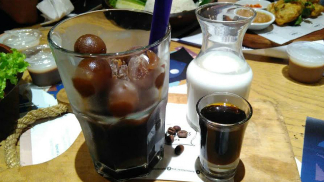  Black Coffee Ice Balls