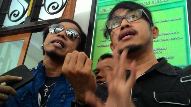 Ian Kasela dan Moldyabsyah Kusnadi alias Moldy, vokalis dan gitaris grup band Radja.