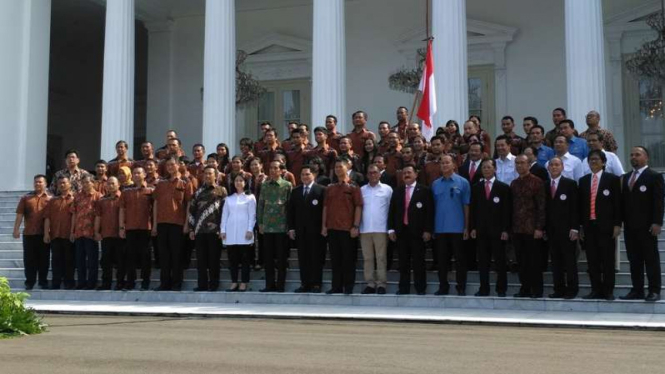 Kontingen Indonesia bersama Presiden Joko Widodo.