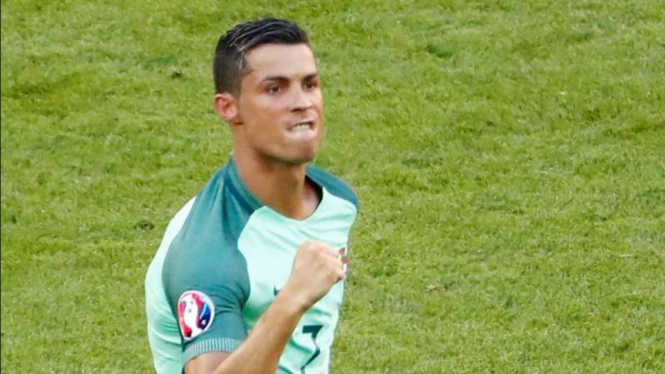 Pemain Portugal, Cristiano Ronaldo, selebrasi usai cetak gol