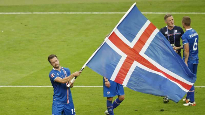 Pemain belakang Islandia, Kari Arnason