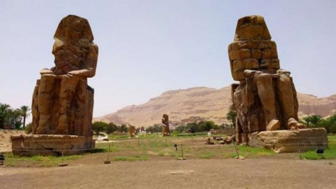 Colossi of Memnon