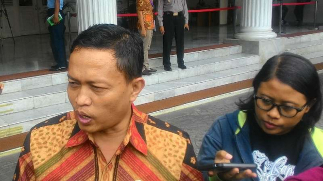 Kepala Dinas Kebersihan DKI Jakarta, Isnawa Adji.