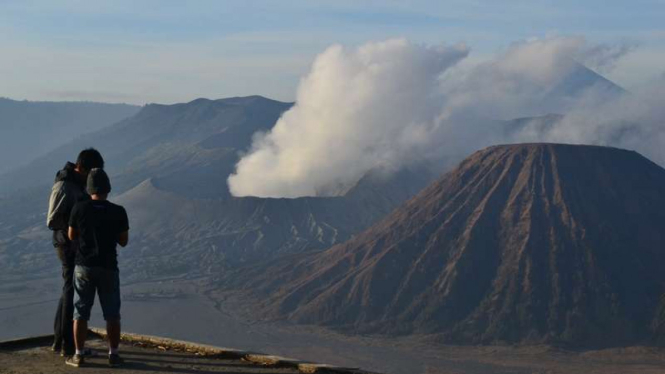 Kondisi Gunung Semeru di Jawa Timur dilihat dari titik Seruni, Minggu (26/6/2016)