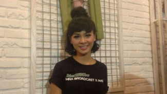Andien Sumbang Sepatu Kesayangan Demi Bantu Penderita Kanker