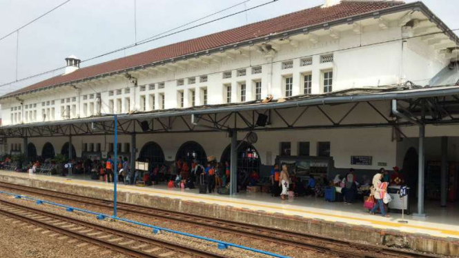 Suasana Stasiun Pasar Senen, Jakarta Pusat.