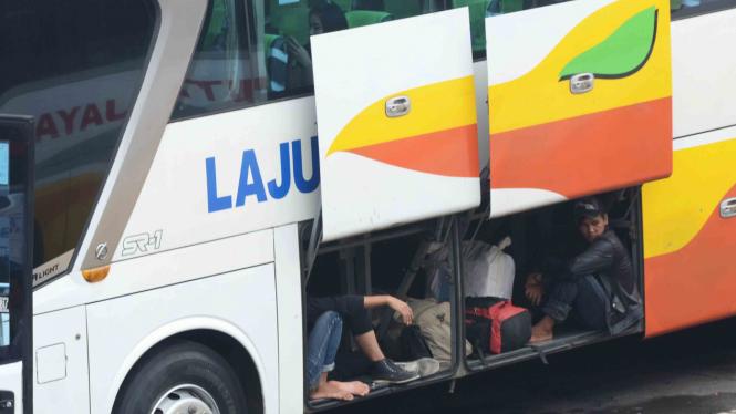 Peningkatan Pemudik di Terminal Kampung Rambutan