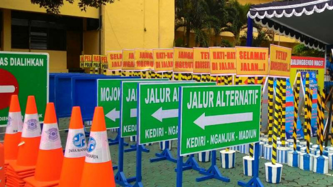 Peralatan pengamanan arus mudik Lebaran yang disiapkan Polda Jawa Timur