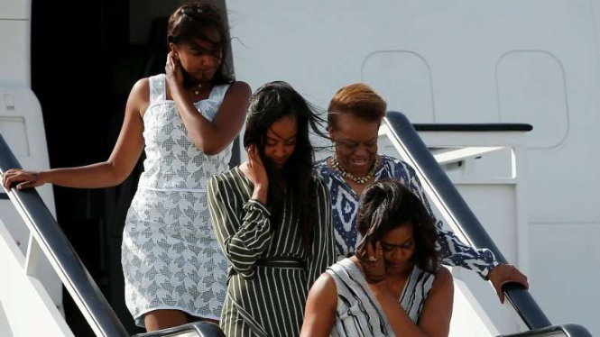 Michelle Obama dan dua putrinya mendarat di Spanyol