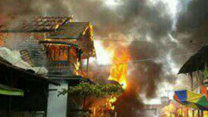 Kebakaran ruko dan rumah akibat petasan di Kotawaringin Timur