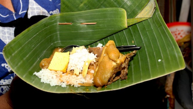 Nasi liwet Bu Wongso Lemu terkenal sejak tahun 1950.