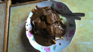 Rekomendasi 4 Tempat Makan Siang Menu Khas Indonesia yang Enak