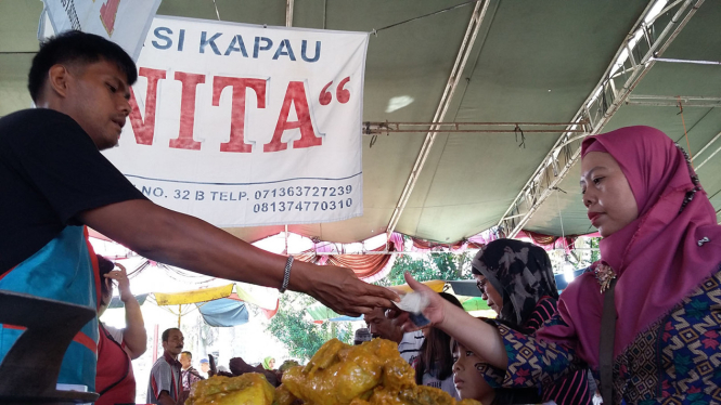 Rumah Makan Masakan Kapau, Nita