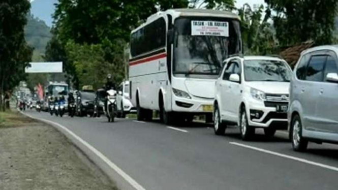 Lalu lintas jalur Nagrek, Jawa Barat pada H-2 Lebaran