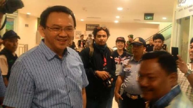 Gubernur DKI Jakarta, Basuki Tjahaja Purnama, di Terminal Pulogebang.