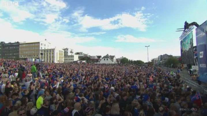 Puluhan ribu publik Islandia sambut kepulangan timnas