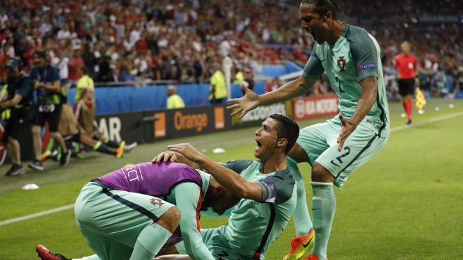 Pemain Portugal rayakan kemenangan