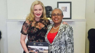 Kunjungi Afrika, Madonna Bawa Misi Khusus untuk Perempuan