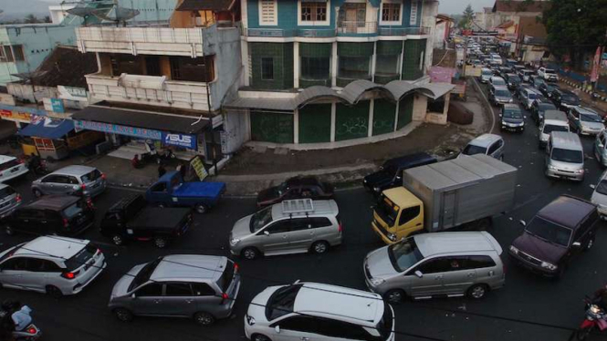 Kemacetan arus balik di jalur selatan Kampung Jamanis Kabupaten Tasikmalaya