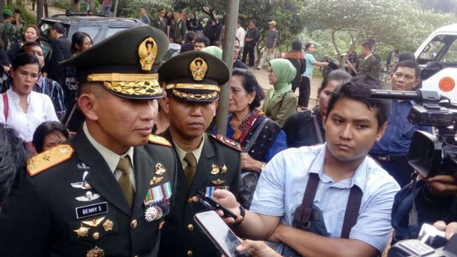 Komandan Pusat Penerbangan TNI Angkatan Darat Brigjen TNI AD 